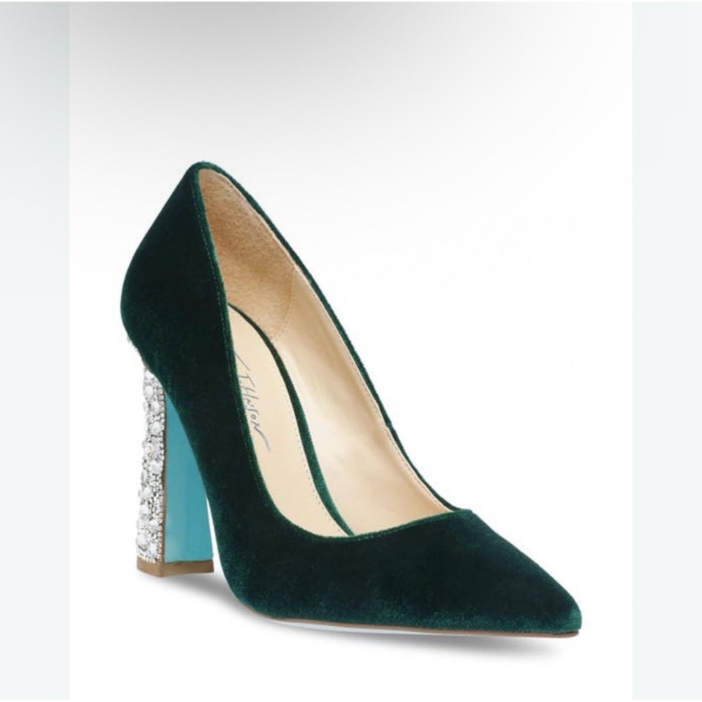 BETSEY JOHNSON Corie Emerald Green Velvet Evening Pumps Rhinestone Heels Sz 10